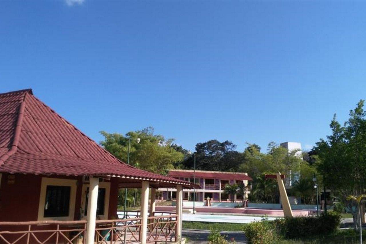 Hotel Debliz Xpujil Exterior foto