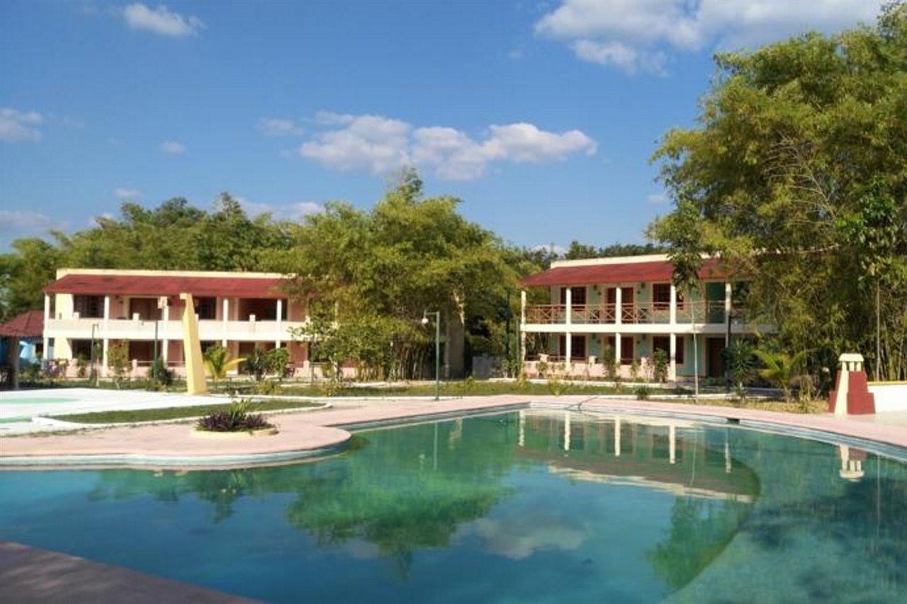 Hotel Debliz Xpujil Exterior foto
